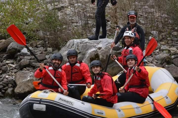 Отель Albturist Ecocamping Permet & Outdoor Sports Center Экстерьер фото