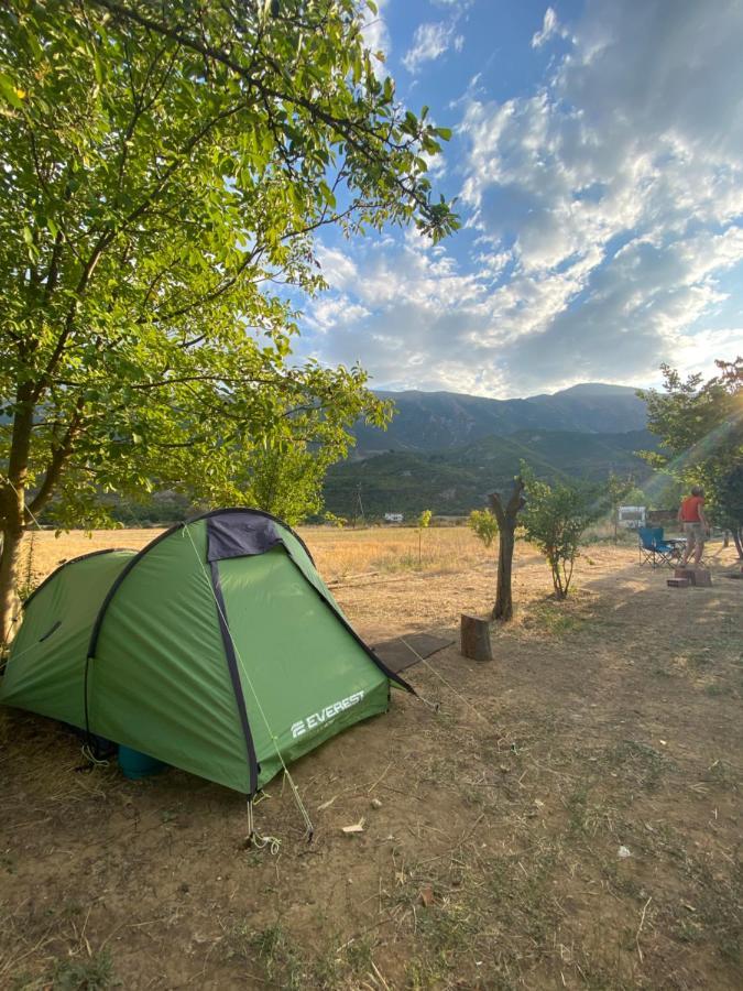Отель Albturist Ecocamping Permet & Outdoor Sports Center Экстерьер фото