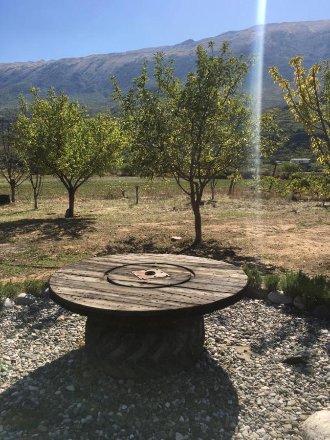 Отель Albturist Ecocamping Permet & Outdoor Sports Center Экстерьер фото
