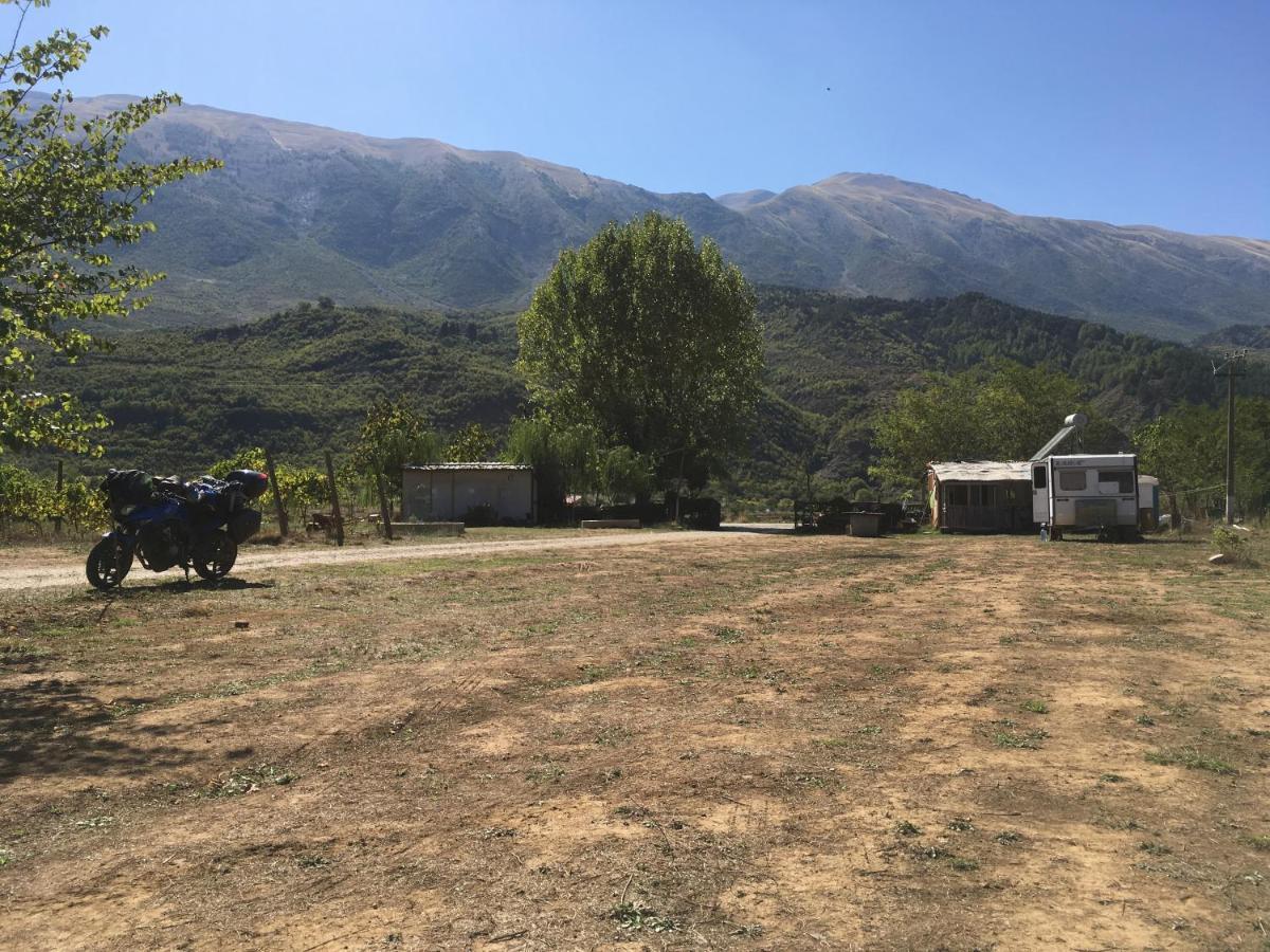 Отель Albturist Ecocamping Permet & Outdoor Sports Center Экстерьер фото